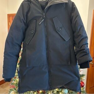 Canada Goose men's Olympia down parka size small fits like medium NWT
